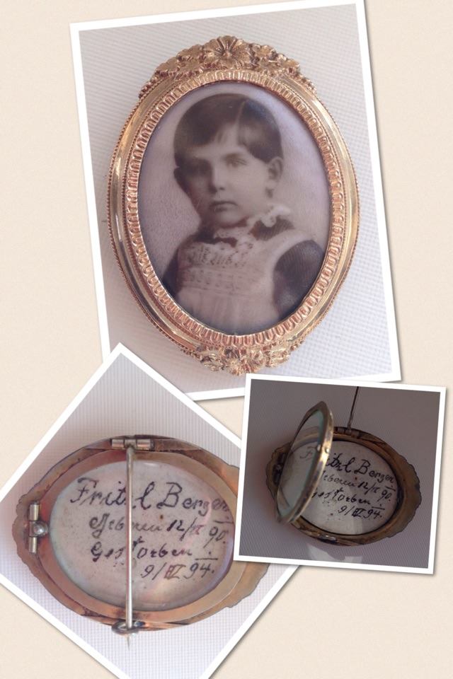 (image for) Antique Gold Plated Memoriam Photo Locket Pin Austrian 1894